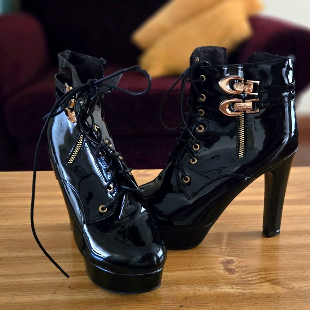 NEW Platform Combat Zip Heel Boots